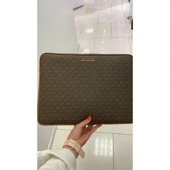 Michael Kors JetSet 13 Inch Laptop Case with Logo Leather/Coated Case Brown - Picture 1 of 12